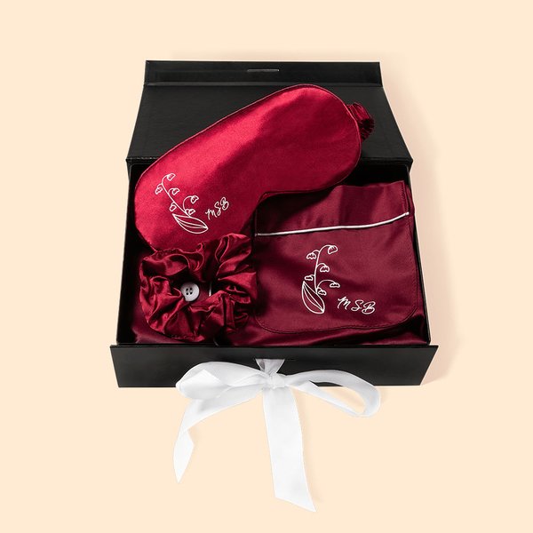 Pyjama en Satin Personnalisé avec Nom Fleur de Naissance Vêtements avec Masque de Yeux Chouchou de Cheveux Cadeau Anniversaire Fête pour Femme