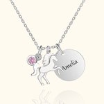 Collana personalizzata di unicorno fantasy con ciondolo di pietra di nascita e nome inciso su disco Regalo di compleanno per donne e ragazze