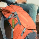 Porte-clés de Voyage Personnalisé avec Nom Brodé sur Feutre Texte Gravé sur Anneau Cadeau d'Anniversaire pour Voyageur