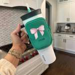 Sac à Bouteille Personnalisé avec Nom Pochette à Motif Nœud Papillon pour Bouteille Gobelet Boucle Réglable Cadeau pour Amateur de Sport