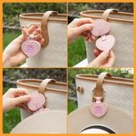 Personalizzato Pink Doll Font Forte fermaglio magnetico in pelle a forma di cuore con iniziali Set di 2 accessori da viaggio regalo per ragazze donne
