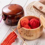 Personalisierte handgefertigte hölzerne Häkeln Stricken Garn Schüssel mit Deckel und eingravierten Namen Geschenk für Mama Oma Craft Lovers