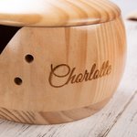 Personalisierte handgefertigte hölzerne Häkeln Stricken Garn Schüssel mit Deckel und eingravierten Namen Geschenk für Mama Oma Craft Lovers