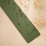Segnalibro personalizzato in pelle vegana con nome, costellazione, stella, fiore di nascita, compleanno, regalo bibliotecario per un amico amante dei 