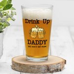 Vaso de cerveza personalizado Drink Up Daddy We Won't Tell Mam Fist Bump 16oz con 1-4 nombres de niños y texto Regalo de cumpleaños del Día del Padre 