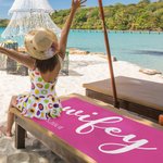 Personalisierte Wifey Hubby Super saugfähige schnell trocknende Strand Handtuch mit Namen Satz von 2 Multicolor verfügbar Flitterwochen Sommer Urlaub 