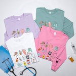 Personalised Multicolor Medical Instrument Pattern Design T-Shirt Sweatshirt with Text Nurse Graduation Birthday Gift for Nurse Doctor