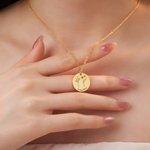 Personligt halsband med blommor från födelsen med graverade 1-3 namn Födelsedag Bästa vän Smycken Present till henne