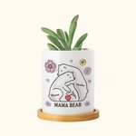 Personalised 3D-effect Bear Hug Plant Pot with 2-9 Names and Bamboo Base Father's Day Mother's Day Gift for Family