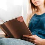 Libro de nacimiento personalizado en forma de corazón Flor Marcapáginas de piel con nombre y texto Cumpleaños Graduación Regalo para amante de los lib