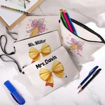 Personalisierte Cute Coquette Bow Pencil Pouch mit Namen und Handgelenk Strap Portable Teacher's Day zurück zu Schule Geschenk für Lehrer