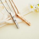 Collier de 4 Faces Personnalisé avec Fleur de Naissance et Texte Gravés Cadeau Anniversaire pour Elle