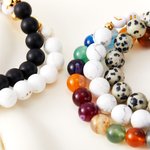 Personalized Agate Crystal Pet Name Beaded Bracelet with Bone Charm Birthday Memorial Gift for Dog Lovers