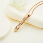 Collier de 4 Faces Personnalisé avec Fleur de Naissance et Texte Gravés Cadeau Anniversaire pour Elle