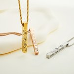 Collier de 4 Faces Personnalisé avec Fleur de Naissance et Texte Gravés Cadeau Anniversaire pour Elle