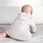 Peignoir Bébé en Polaire Personnalisés avec Nom Brodé Vêtements de Nuit Oreilles d'Ours Linge Bon pour la Peau Cadeau pour Nouveau-Né Nouvelle Maman