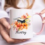 Personalisierte Floral Graduation Cap 11oz Keramik-Becher mit Namen Klasse von 2025 Graduierung Geschenk für Absolventen