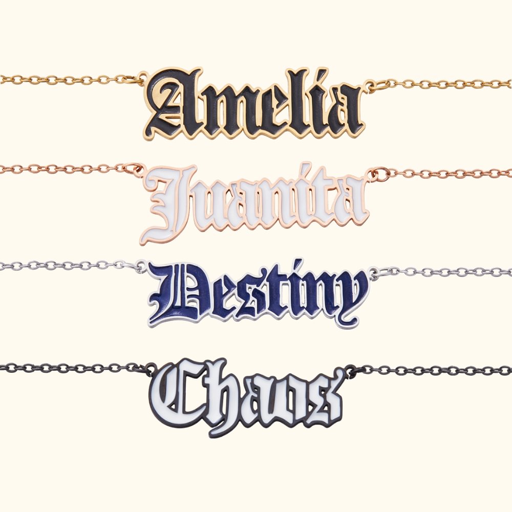 Collier avec Prénom Horizontal Personnalisé de Style Gothique Minimaliste Cadeau Anniversaire pour Couple Ami Femme