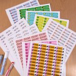 Personalisierte niedlichen Regenbogen Buntstift wasserdicht Lehrer Schule Bibliothek Etiketten Briefpapier mit Namen und Klasse Lehrertag Geburtstag G