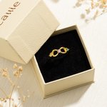 Gepersonaliseerde oneindigheidsring met 3 geboortestenen met gegraveerde tekst Moederdag Verjaardagscadeau voor haar