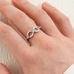 Gepersonaliseerde oneindigheidsring met 3 geboortestenen met gegraveerde tekst Moederdag Verjaardagscadeau voor haar