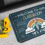 Paillasson Antidérapant Personnalisé avec Nom et Dessin de l'Enseignante Thème Welcome To Our Classroom Cadeau Rentrée Scolaire pour Femme
