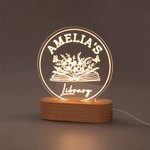 Veilleuse LED Personnalisée au Nom de la Bibliothèque avec Socle en Bois Décoration du Club de Lecture Cadeau d'Anniversaire pour Amoureux des Livres