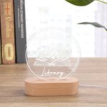 Veilleuse LED Personnalisée au Nom de la Bibliothèque avec Socle en Bois Décoration du Club de Lecture Cadeau d'Anniversaire pour Amoureux des Livres
