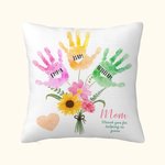 Funda de almohada personalizada con 1 o 8 nombres y un bouquet floral de huellas de manos Regalo de cumpleaños para mamá