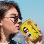 Personalisierter Strand Cartoon Mädchen Becher mit Geburtsblume und Namen 350ml Geburtstag Hochzeit Strand Party Geschenk für Damen Freundin