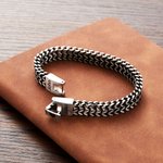 Pulsera personalizada de acero inoxidable para hombre con nombres o mapas grabados Regalo de aniversario de una relación a distancia para él