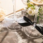 Flûtes à Champagne Personnalisées avec Texte et Date Gravés Set 2 Verres 222ml Ornés de Perles Rubans Cadeau Anniversaire Mariage pour Jeunes Mariés