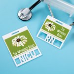 Personalisierte The Withered Daisy Acryl ID Badge Buddy mit Text Funny Krankenschwester Woche Geschenk für Krankenschwester Arzt medizinisches Persona