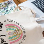 Personalisierte Es braucht ein großes Herz, um kleine Köpfe Regenbogen Leinwand Jute Tasche Tote Bag Wertschätzung zurück zu Schule Geschenk für Lehr