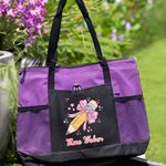 Sac Personnalisé avec Prénom Motif Crayon à Nœud Papillon Sac de Grande Capacité Accessoire de Voyage en Toile Cadeau de Remerciment pour Enseignant