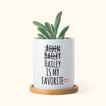 Pot à Plantes Personnalisé avec 2-7 Noms des Enfants Préférés Pot avec Plateau en Bambou Cadeau de Fête des Mères pour Maman Grand-Mère