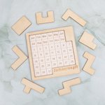 Gepersonaliseerde Unieke Houten Gegraveerde Dagkalender met Tekst Bureaudecoratie Verjaardagsverjaardagscadeau voor liefhebbers van puzzels