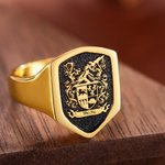 Gepersonaliseerde Klassieke Wapenfamilie Wapen Schild Zegelring Sieraad met Gegraveerde Tekst Verjaardagscadeau voor Familie
