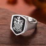 Gepersonaliseerde Klassieke Wapenfamilie Wapen Schild Zegelring Sieraad met Gegraveerde Tekst Verjaardagscadeau voor Familie