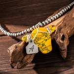 Collar de Piedra Teñida de Vaca Estilo Retro Navajo Personalizado con Etiqueta de Inicial Grabada Regalo de Cumpleaños para Vaquera Cowgirl