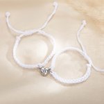 Henkilökohtainen sydämen muotoinen magneettinen Matching säädettävä punottu rannekoru kaiverrettu Initials Set of 2 Syntymäpäivä Ystävänpäivä lahja pa