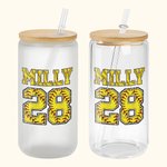 Bicchiere di vetro personalizzato a tema softball da 20 oz con nome e numero, coperchio in bambù e cannuccia Regalo di compleanno per gli amanti dello