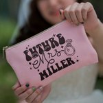 Personalisierte Zukunft Frau Retro Brief Leinen Schminktasche mit Namen Braut Dusche Bachelorette Party Engagement Geschenk für Braut