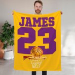 Coperta in pile a tema sportivo personalizzata per il basket, il calcio e il baseball con numero e nome, regalo di compleanno per gli atleti e gli ama