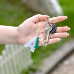 Personalizado Glitter Acrílico Nombre Inicial Llavero Bolsa Encanto Multicolor Disponible Regalo de Cumpleaños para Mujeres Niñas