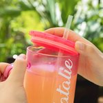 Tazza di vetro olografica personalizzata multicolore con nome, cannuccia e coperchio Regalo di compleanno per il tempo libero per lui e per lei