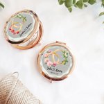 Miroir de Maquillage Compact Personnalisé avec Nom Date Fleur et Feuille de Naissance Cadeau de Mariage pour Femmes Mariée