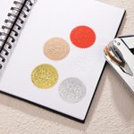 Monogramme de livre gothique personnalisé Tampon gaufreur d'enveloppe de bibliothèque avec initiale et texte Cadeau d'anniversaire pour rat de bibliothèque amateur de gothique