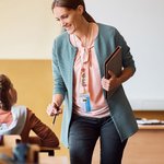 Personalised Funny Apple Notebook Pencil Design Detachable Lanyard with Key Ring Back to School Appreciation Teachers' Day Gift for Teachers