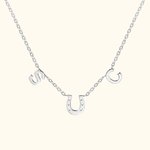 Collar herradura personalizado con dos iniciales Cumpleaños Aniversario Regalo para mujer amante de los caballos